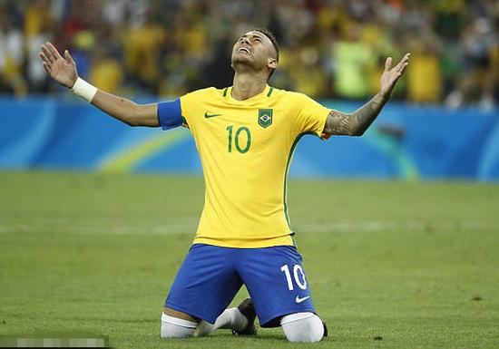 武磊：看球比踢球更紧张，感觉这次夺冠没有前几年那么兴奋了（武磊：当观众比上场还紧张，这次夺冠的激动不如前几年）