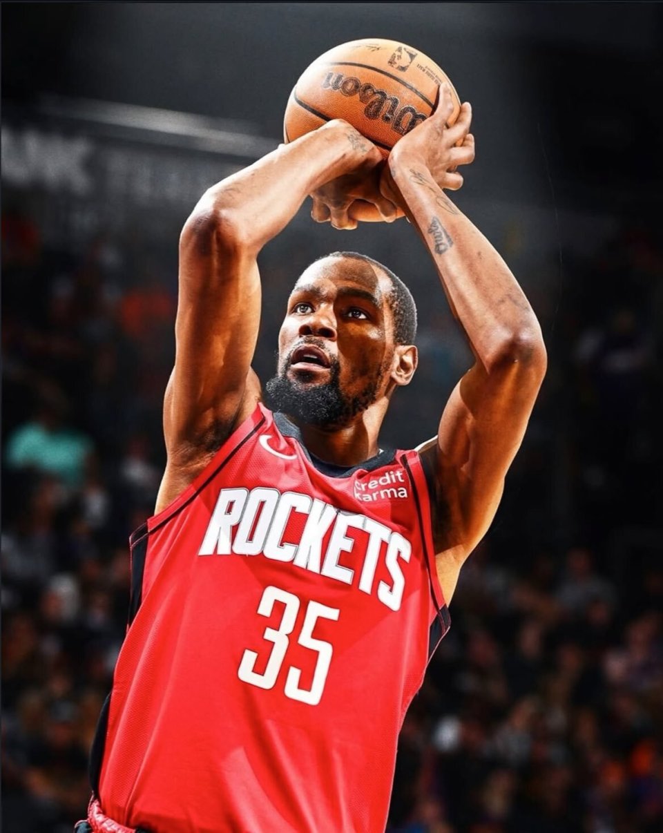 足球鞋如何选择适合自己的类型？（如何挑选最适合你的足球鞋？）