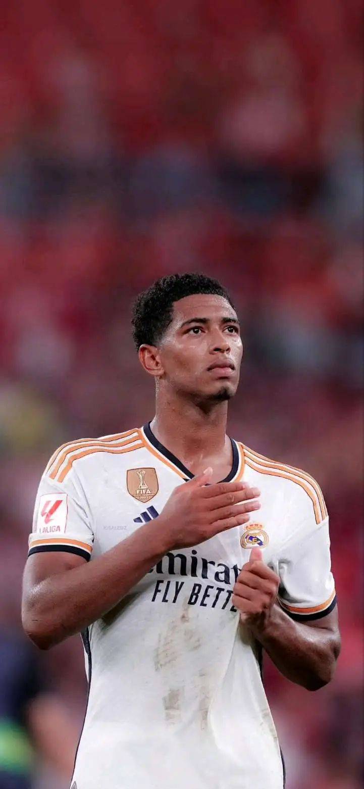 高颜值一家人！排球世界冠军晒全家福，两儿一女粉雕玉琢漂亮可爱（排球世界冠军晒全家福：一家颜值在线，两儿一女精致可爱）