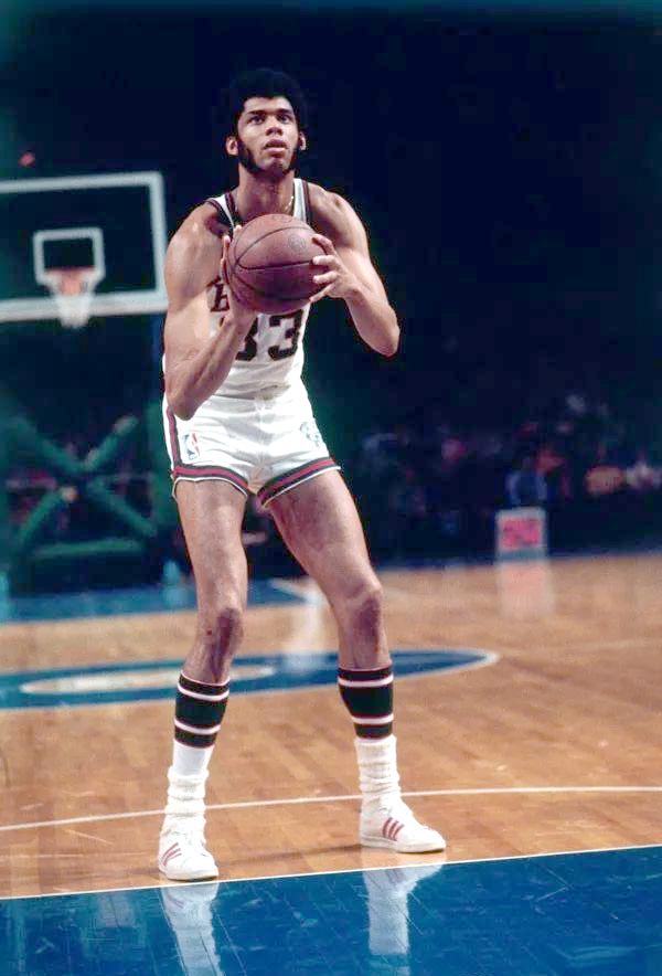 2025中超射手榜：法比奥金靴，卡扎和莱昂纳多分列二三名（2025中超射手榜揭晓：法比奥加冕金靴，卡扎与莱昂纳多分列二三位）