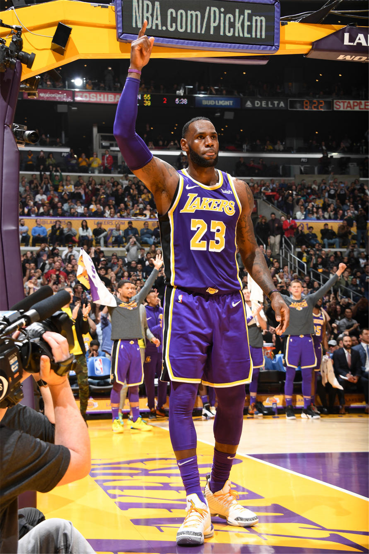 官方：明夏世界杯上下半场中段有强制补水时间，每次3分钟（官方宣布：明夏世界杯每半场中段设3分钟强制补水暂停）