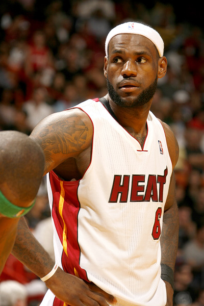 71岁成龙回应衰老：能慢慢变老是幸运（71岁成龙谈衰老：能从容老去是福气）