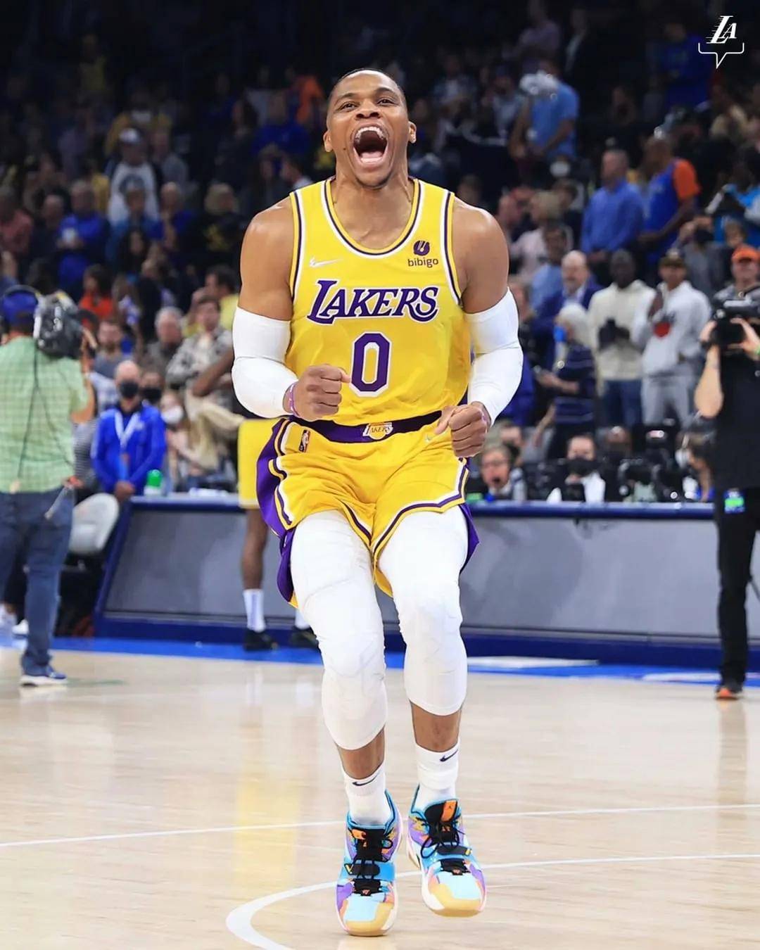 米体：泽林斯基本有望德比首发，但国家队赛后他出现身体问题（米体：泽林斯基有望在德比首发，但国家队赛后身体出现状况）